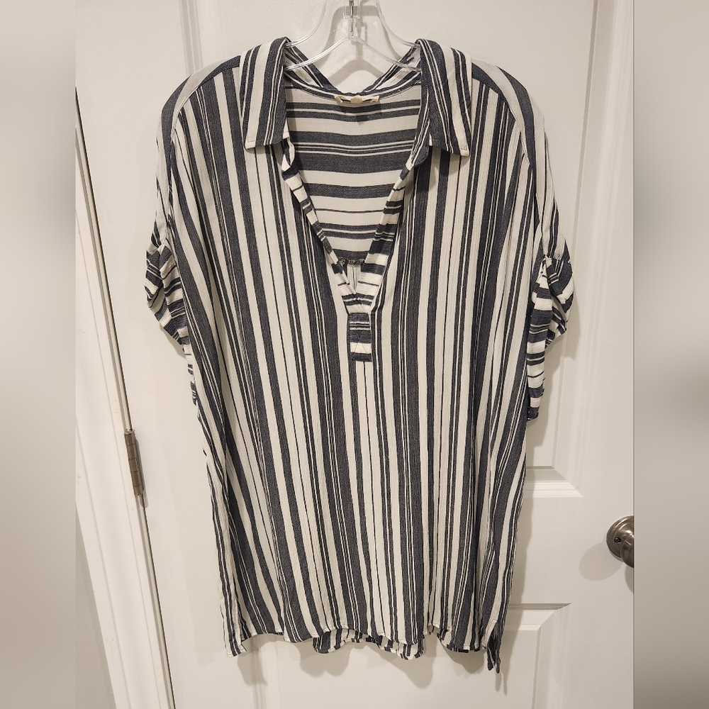Jane and Delancey Striped 1X Collered Top